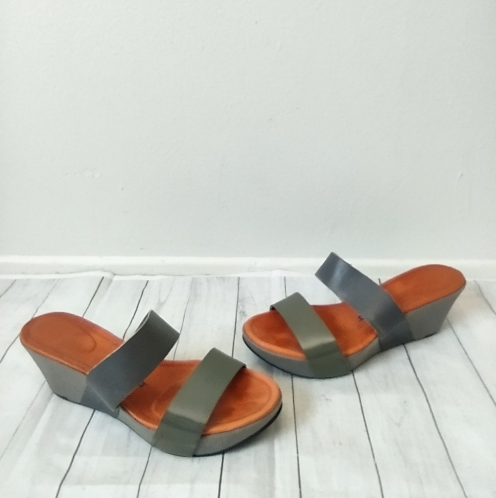 Tsubo gray leather slide comfort sandals